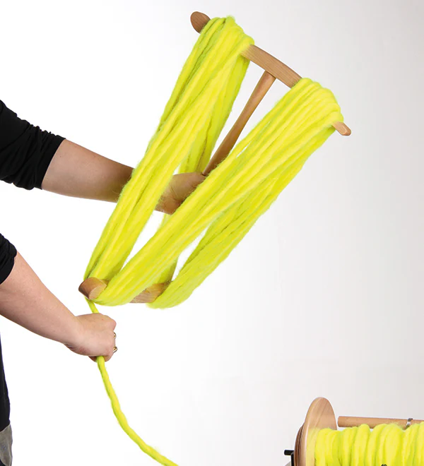 Ashford Niddy Noddy Jumbo - 2m/78" skein - Image 3
