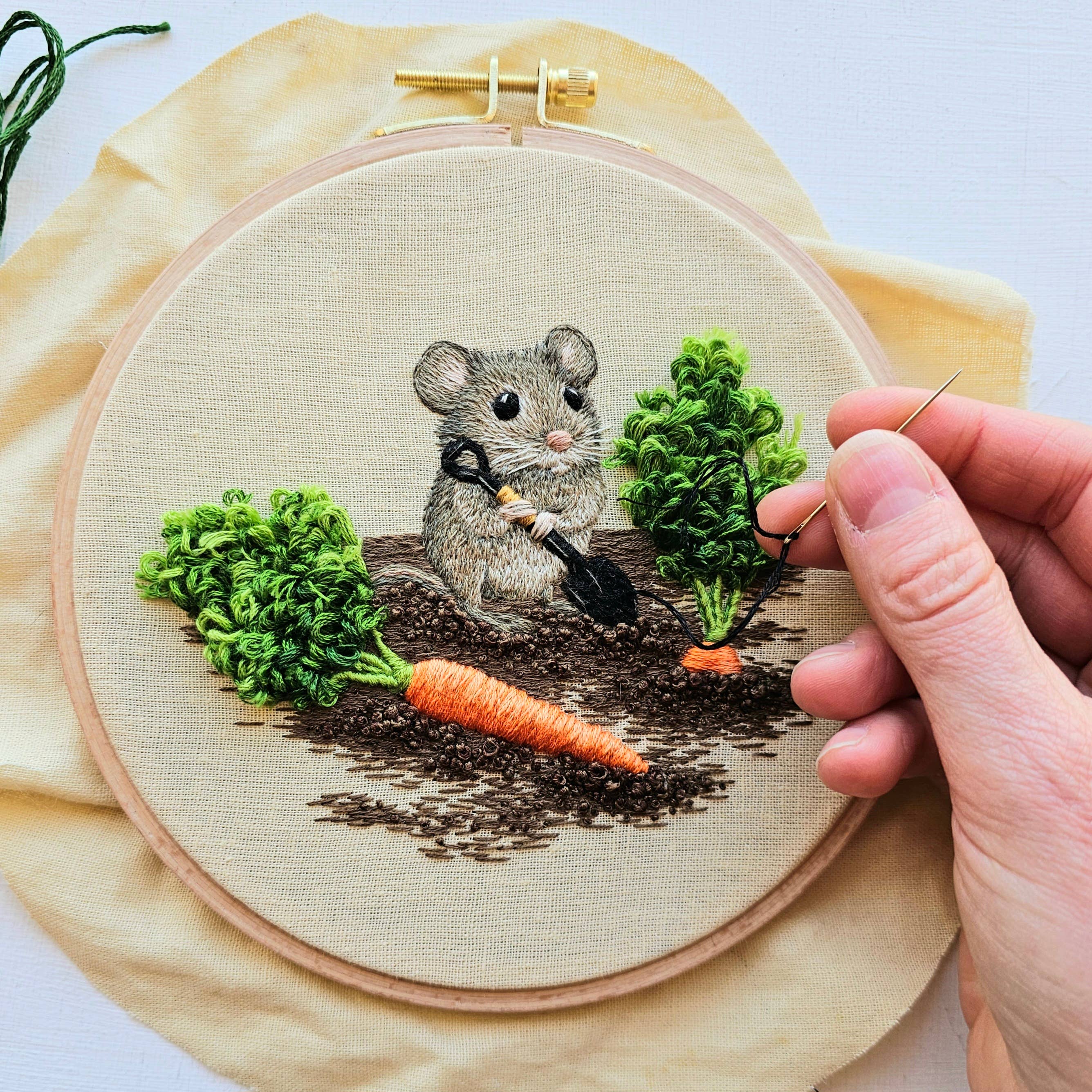Jessica Long Garden Mouse Embroidery Kit - Image 4