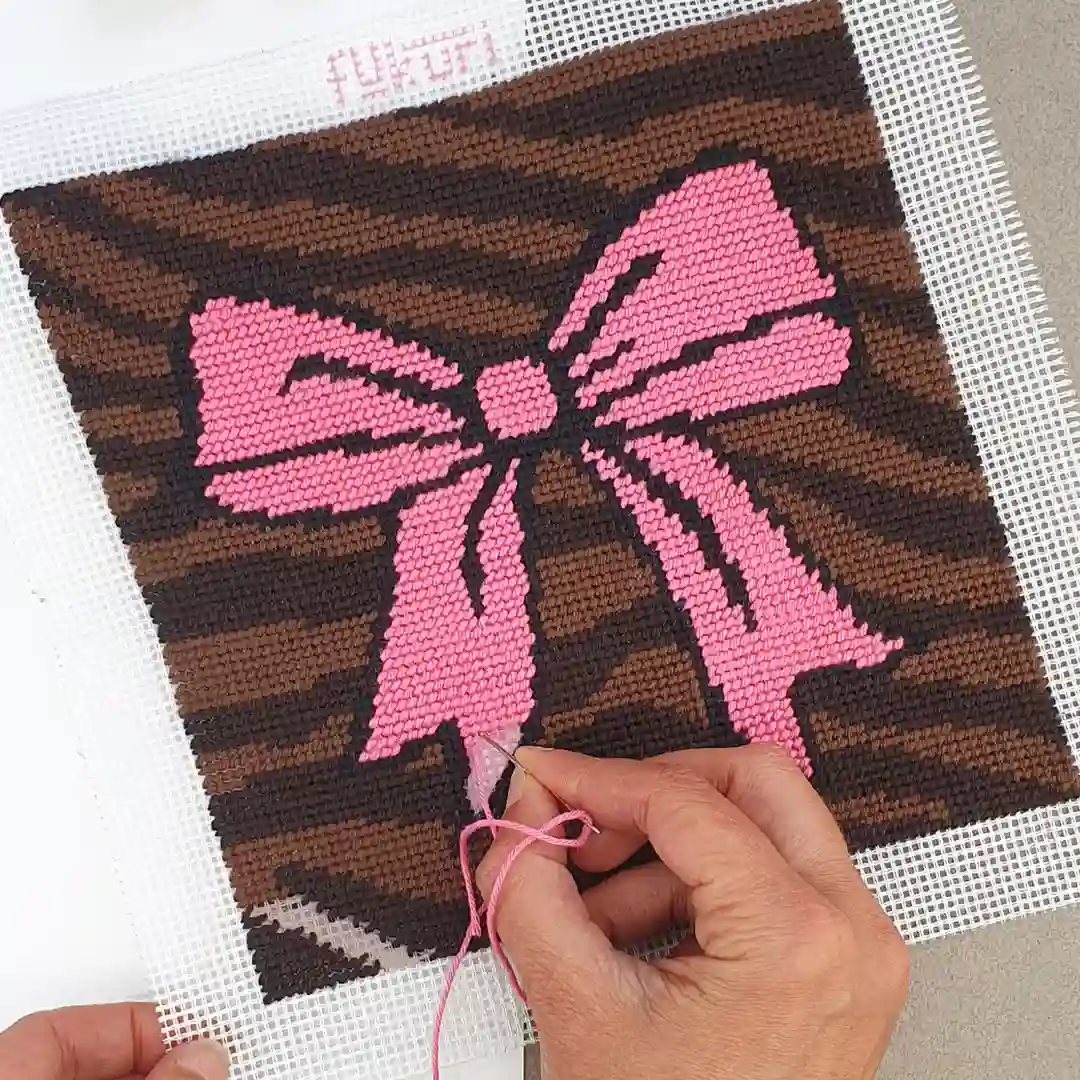 Fukuri Needlepoint kit - Pink Bow - Image 3