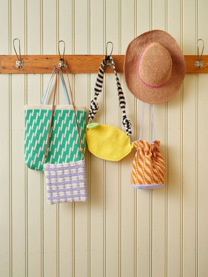 Let’s Crochet!: English / Magazine - Image 11