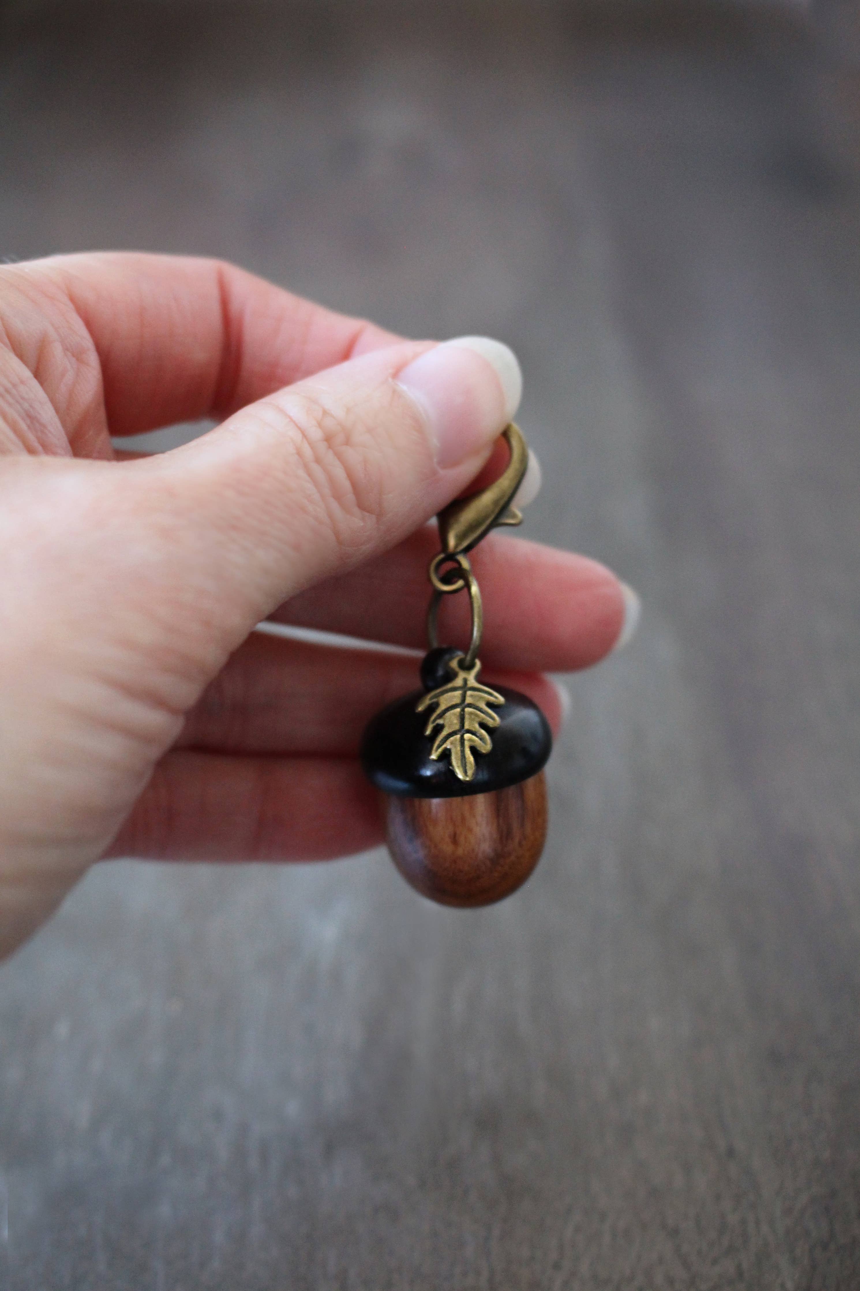 Little Acorn Stitch Marker Keeper - Image 5