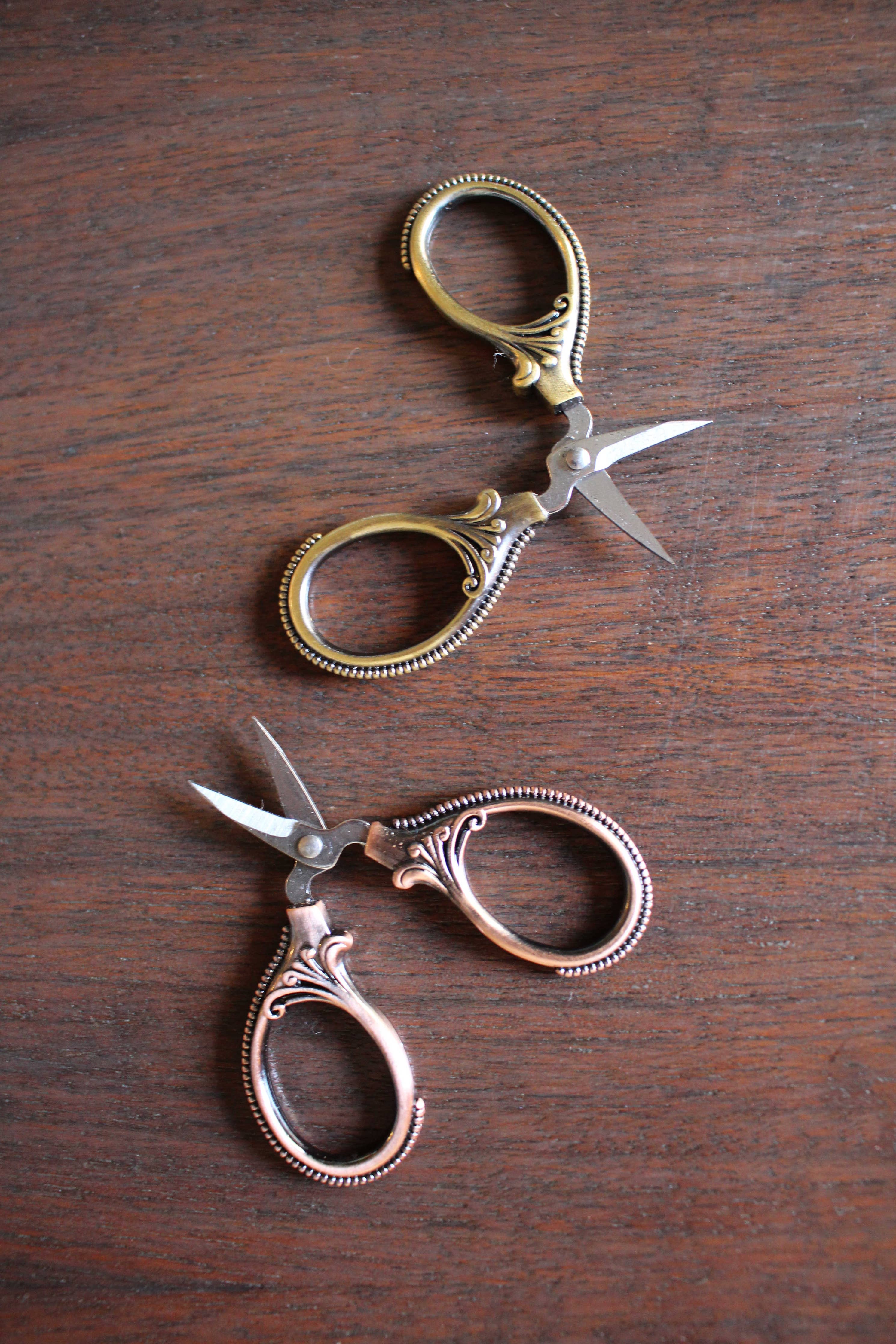 Mini Embroidery Scissors Antique Gold - Image 5
