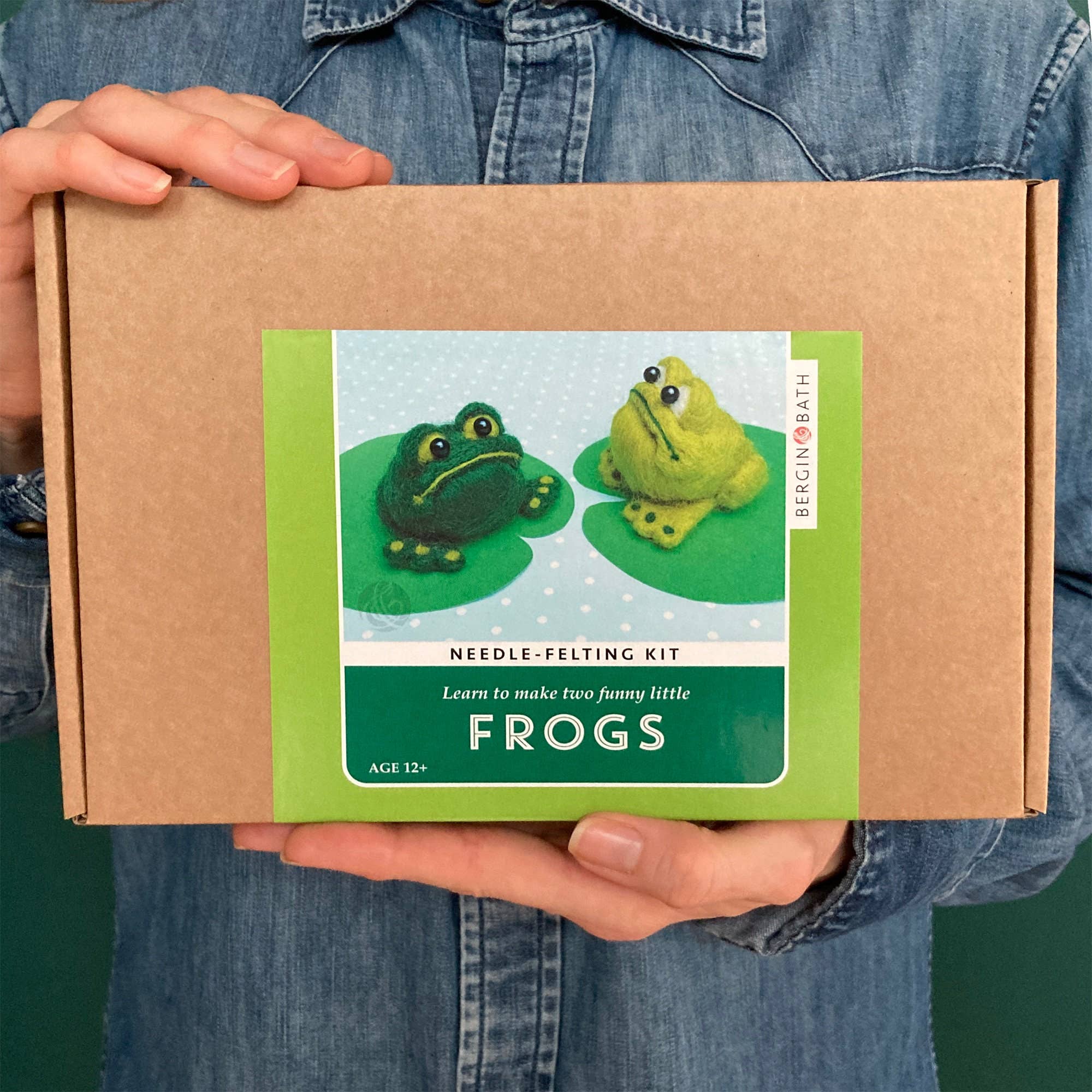 Needle Felting Kit - Frogs - Learn to make two funny frogs - Image 10