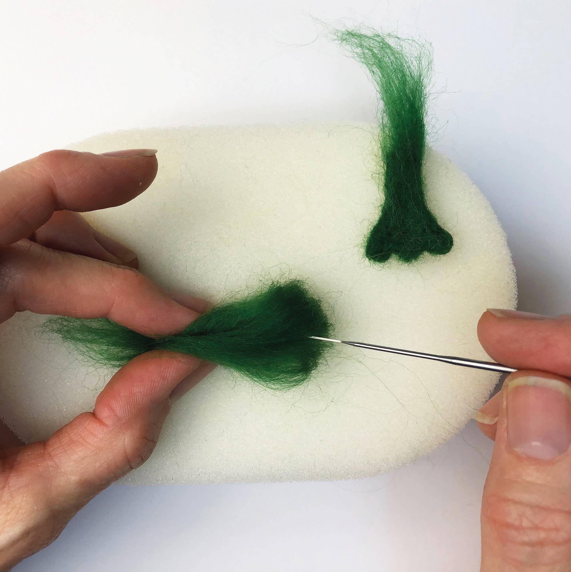 Needle Felting Kit - Frogs - Learn to make two funny frogs - Image 6