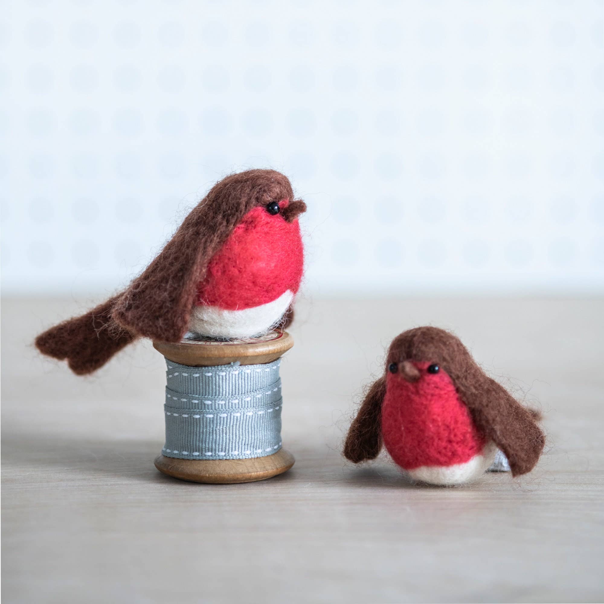 Needle Felting Kit - Robins. Christmas craft kit for adults. - Image 2