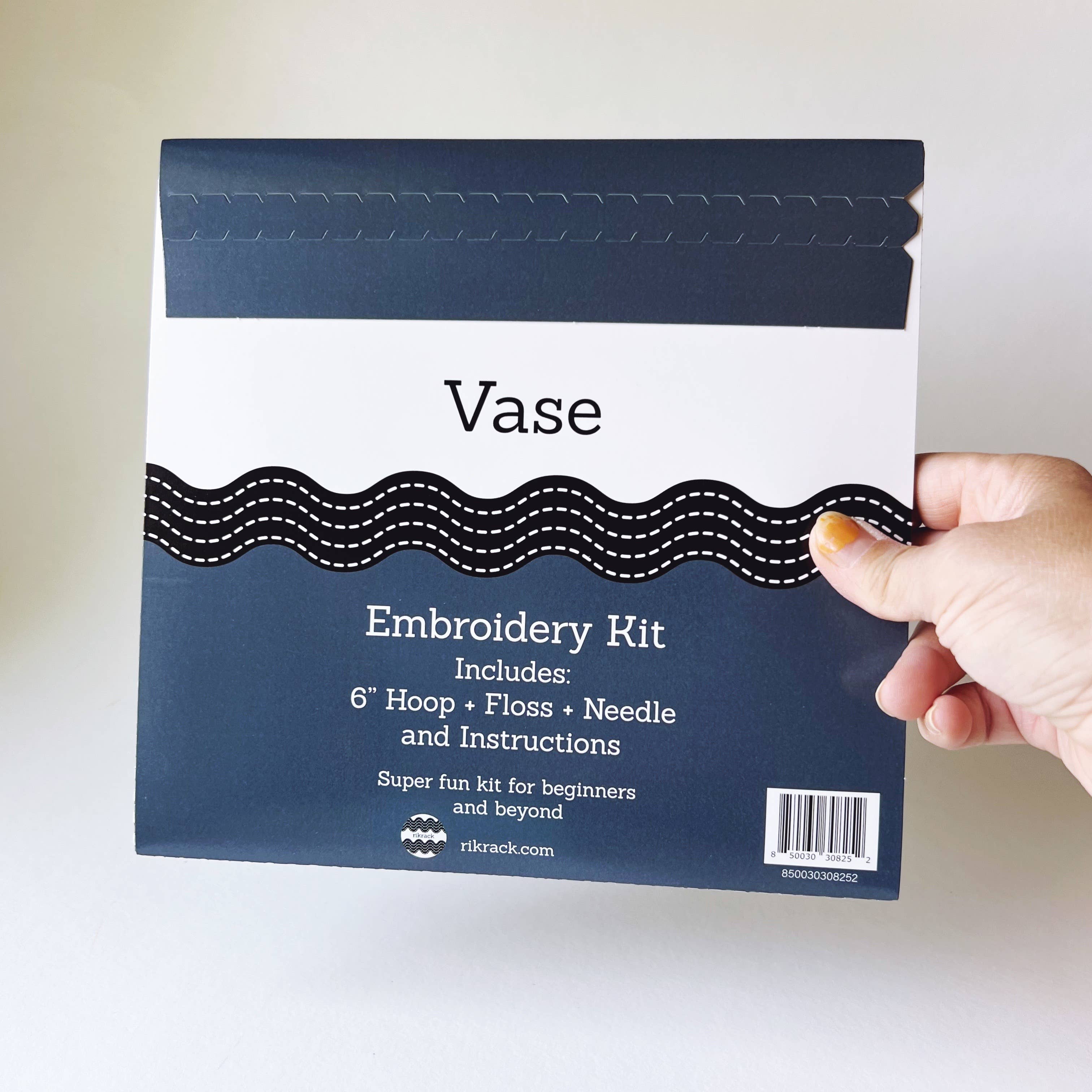 Vase Embroidery Kit - Image 2